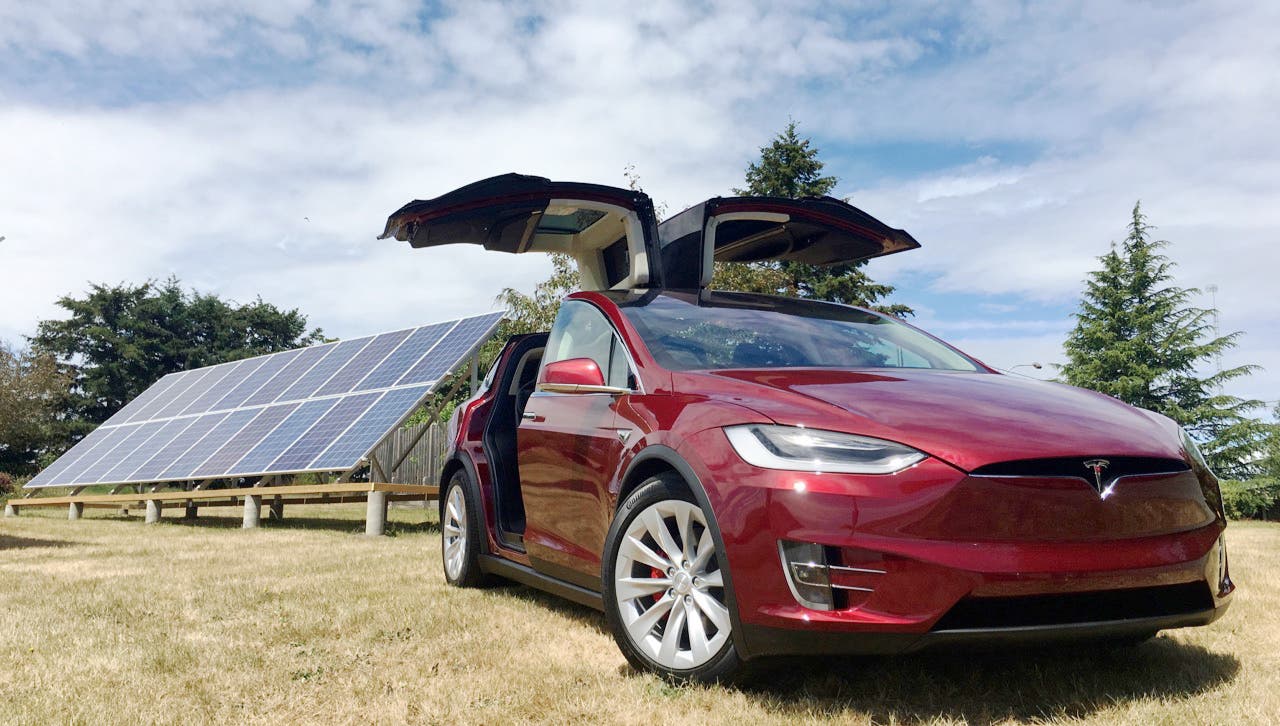 Tesla-solar panels